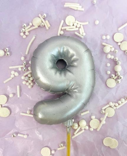 Фигурка из шоколадной глазури 